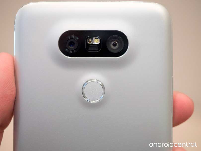  LG lanceert mobiele telefoon met 3 camera's en nieuwe camera met 360°-opname