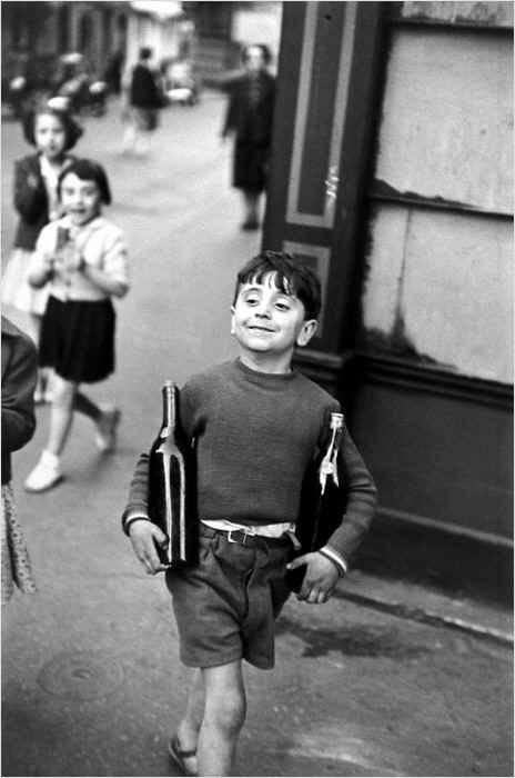 20世紀を代表する写真家、アンリ・カルティエ・ブレッソンの生涯を描くドキュメンタリー。