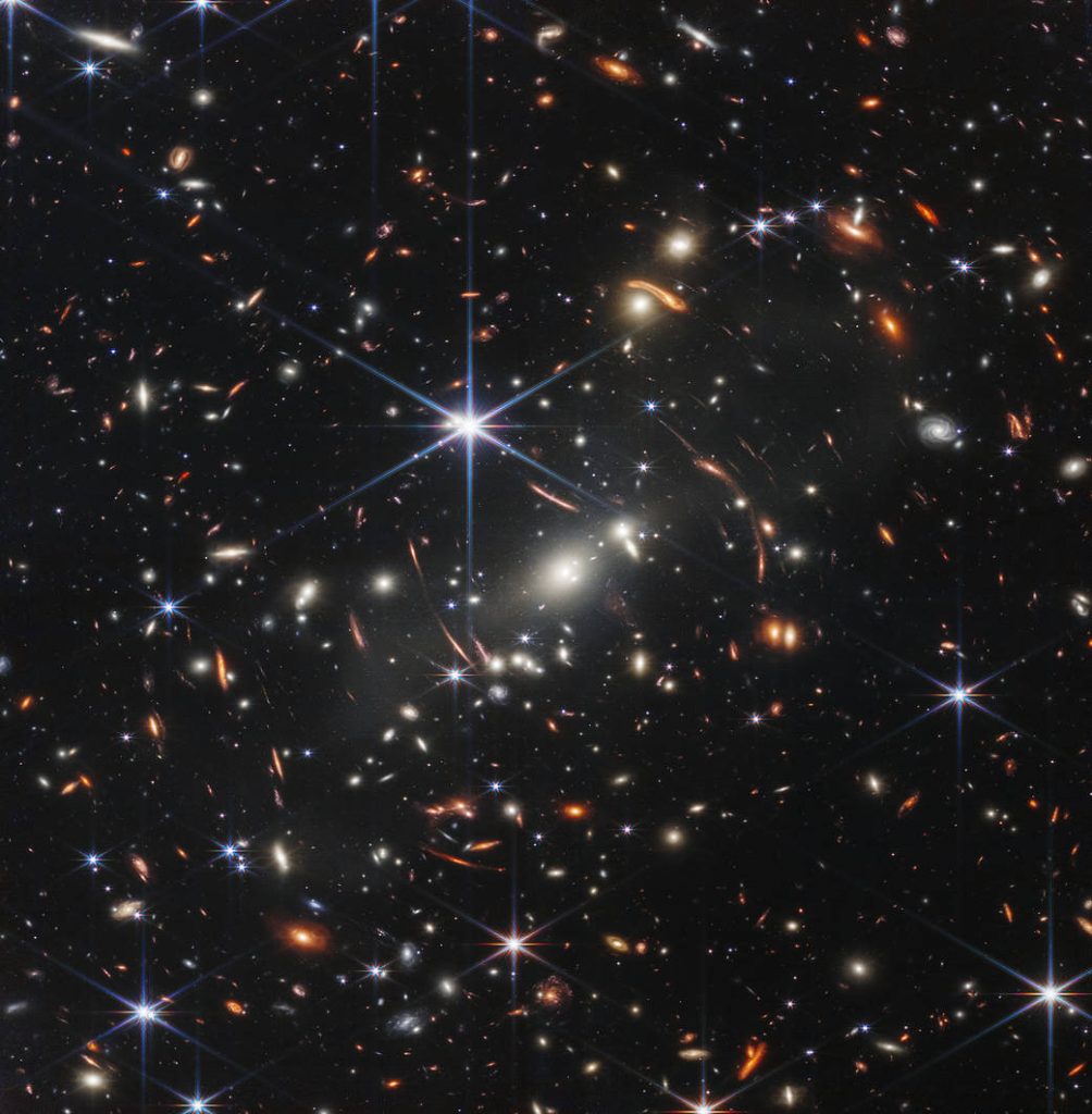  NASA atskleidė ryškiausią ir giliausią visatos nuotrauką, padarytą Jameso Webbo teleskopu